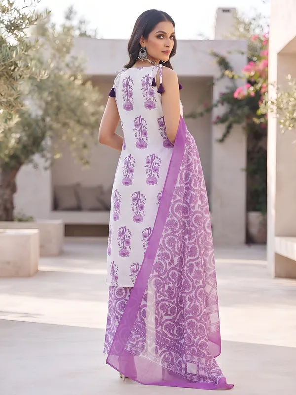 White_Floral_Printed_Cotton_Kurta_Set