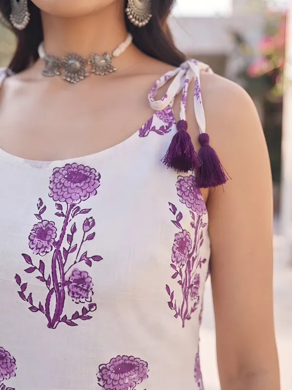White_Floral_Printed_Cotton_Kurta_Set