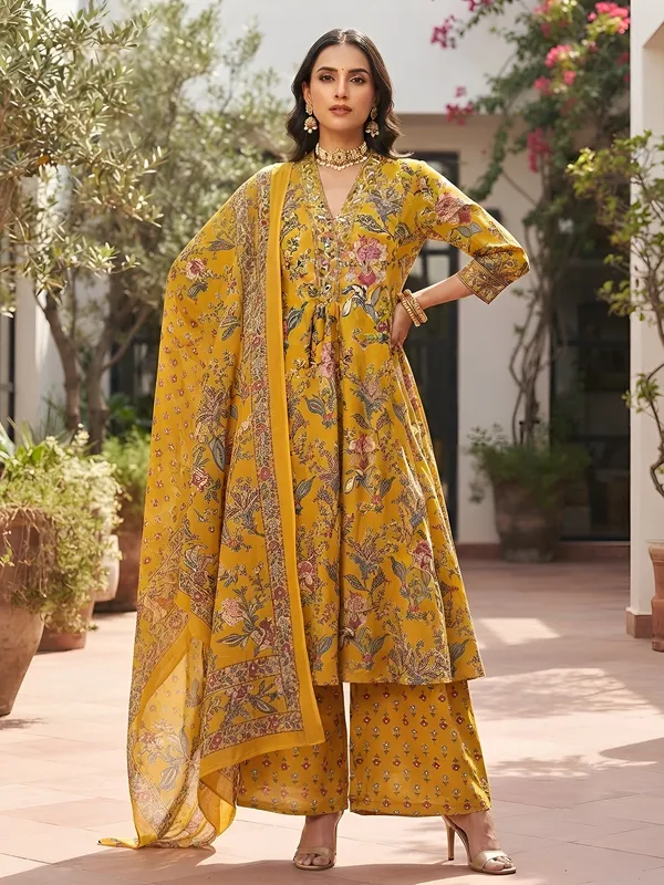 Yellow_Floral_Printed_Cotton_Kurta_Set