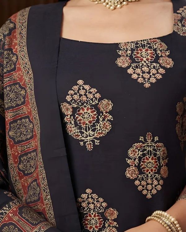 Black_Floral_Printed_Cotton_Kurta_Set