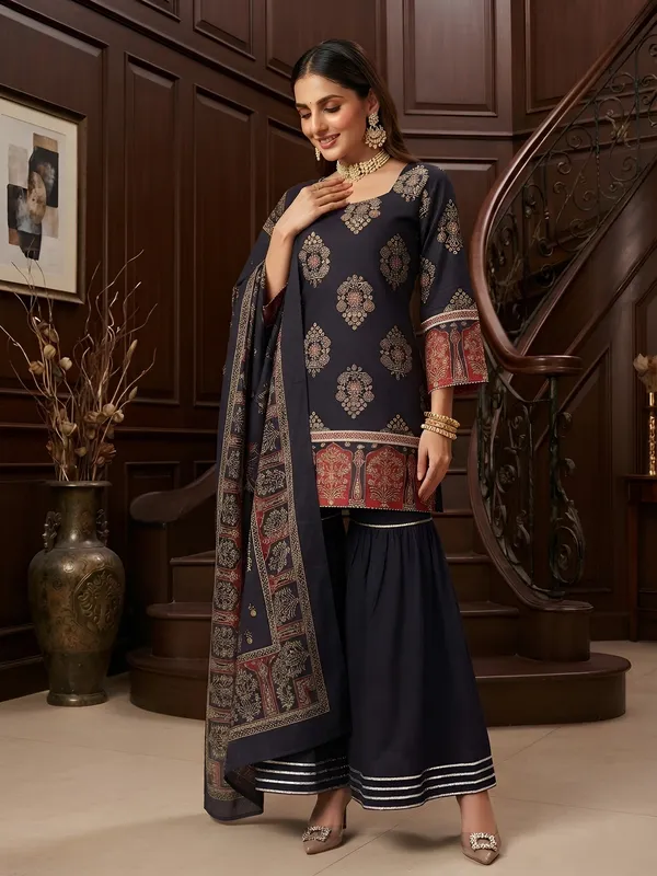 Black_Floral_Printed_Cotton_Kurta_Set