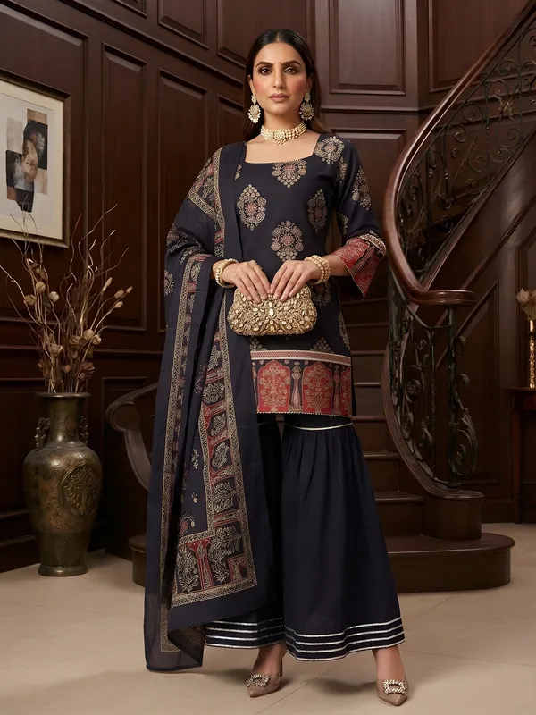 Black_Floral_Printed_Cotton_Kurta_Set
