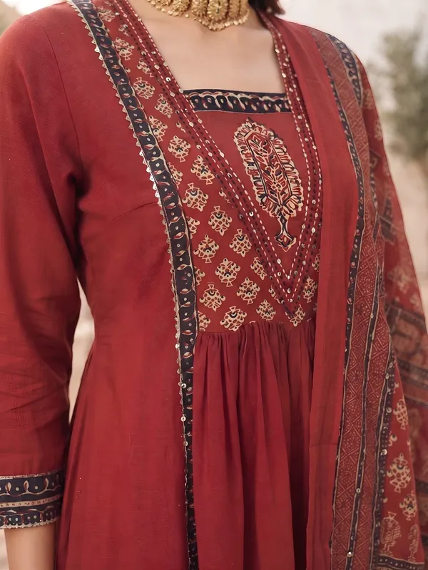 Maroon_Floral_Printed_Cotton_Kurta_Set