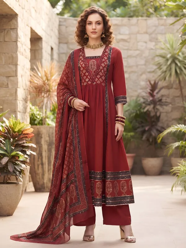 Maroon_Floral_Printed_Cotton_Kurta_Set