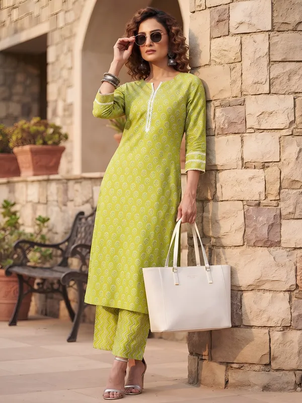 Green_Printed_Straight_Co-Ords_Set_for_Women