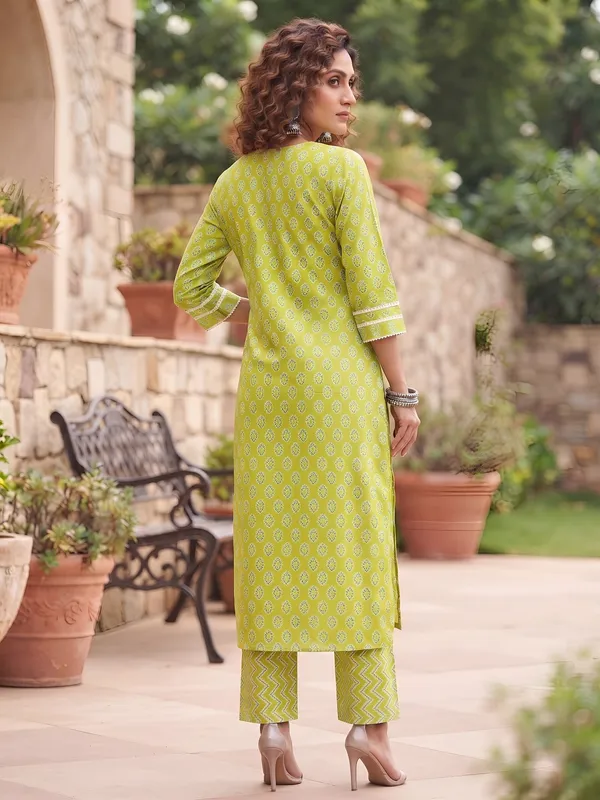 Green_Printed_Straight_Co-Ords_Set_for_Women