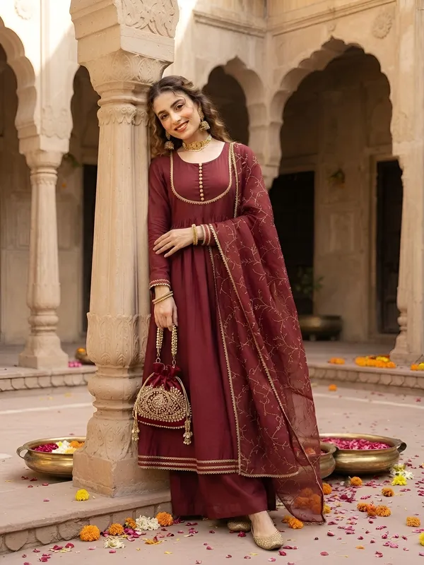 Maroon_Hand_Embroidered_Silk_Blend_Kurta_Set
