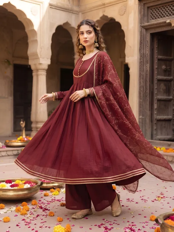 Maroon_Hand_Embroidered_Silk_Blend_Kurta_Set
