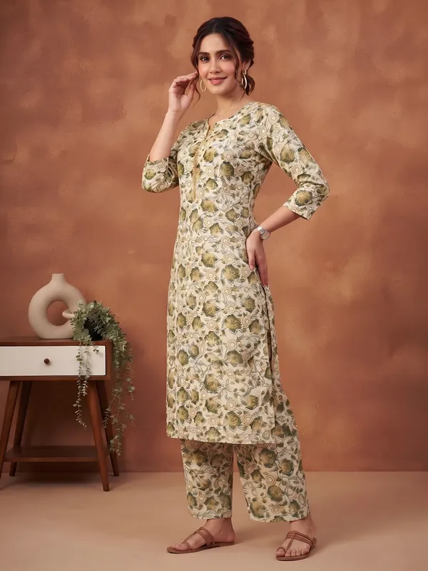 Cream_Printed_Co-Ord_Set_for_Women