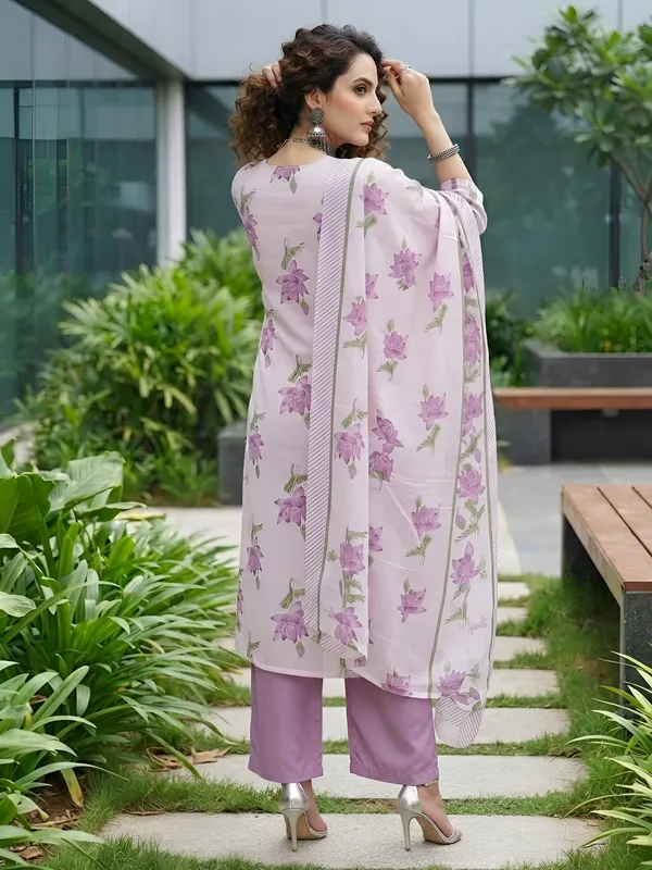 Lavender_Floral_Printed_Cotton_Kurta_Set