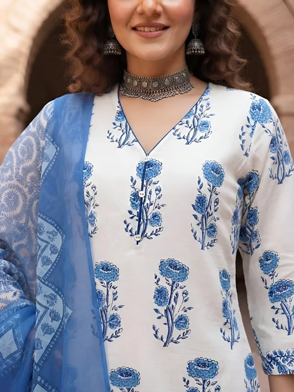 White_Floral_Printed_Cotton_Kurta_Set
