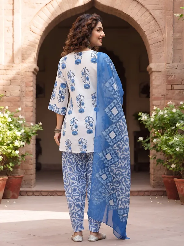 White_Floral_Printed_Cotton_Kurta_Set