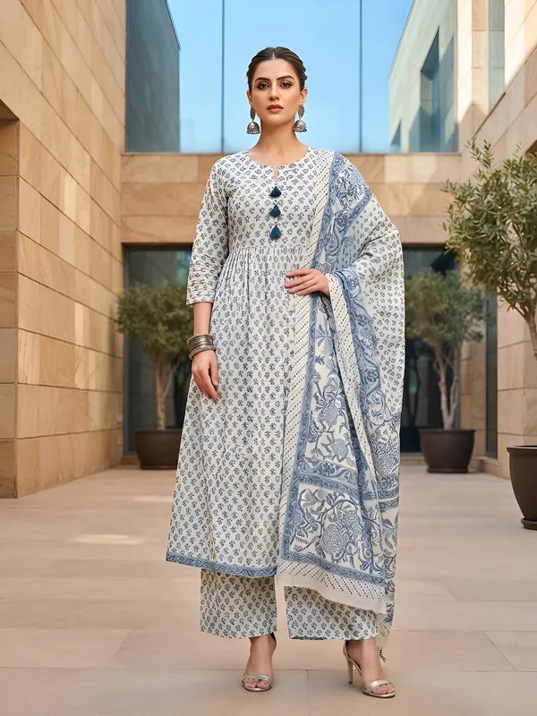 White_Floral_Printed_Cotton_Kurta_Set