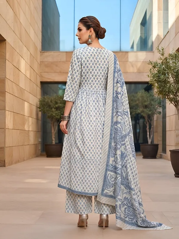 White_Floral_Printed_Cotton_Kurta_Set