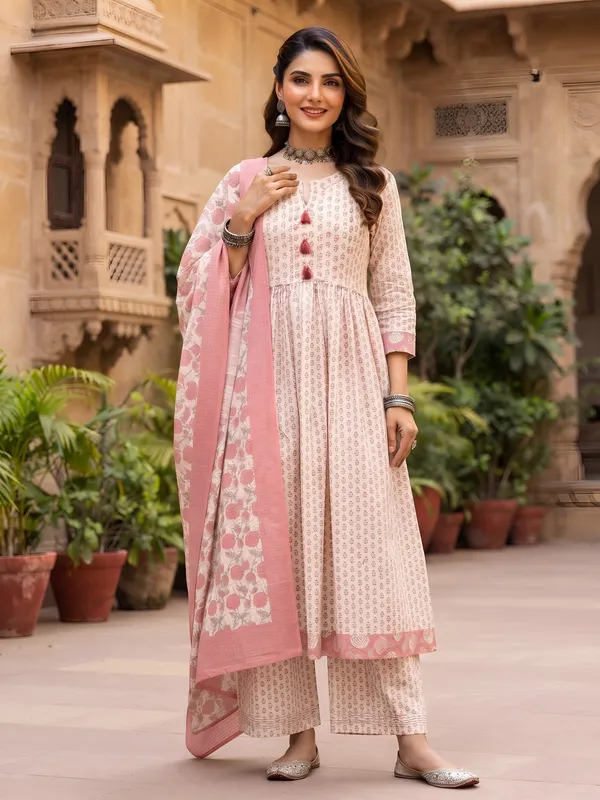 Off_White_Floral_Printed_Cotton_Kurta_Set