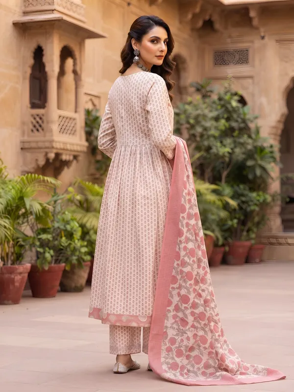 Off_White_Floral_Printed_Cotton_Kurta_Set