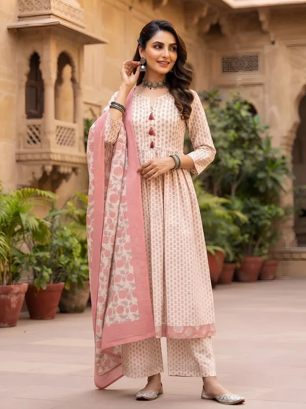 Off_White_Floral_Printed_Cotton_Kurta_Set