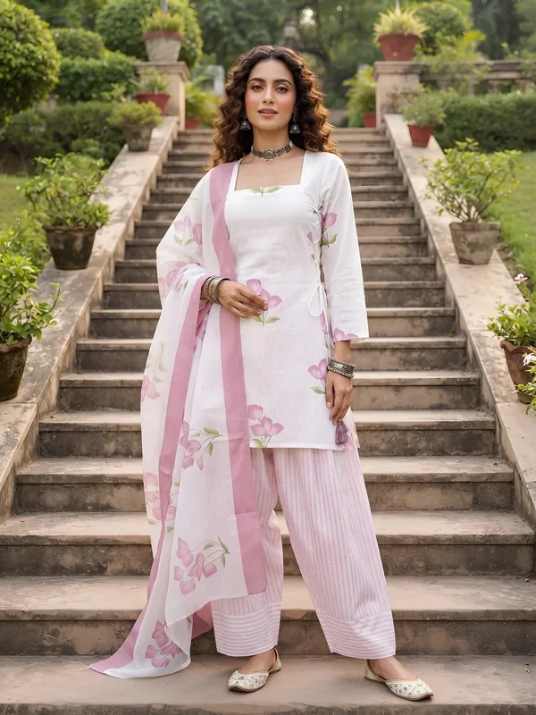 White_Floral_Printed_Cotton_Kurta_Set