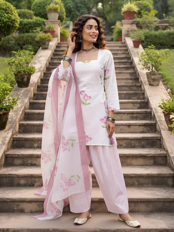 White_Floral_Printed_Cotton_Kurta_Set