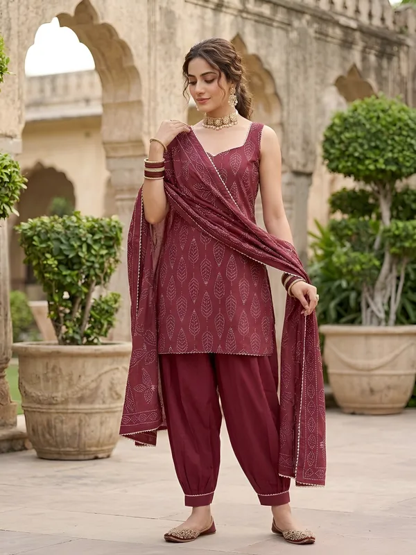 Burgundy_Floral_Printed_Cotton_Kurta_Set
