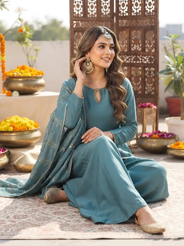 Blue_Hand_Embroidered_Silk_Blend_Kurta_Set