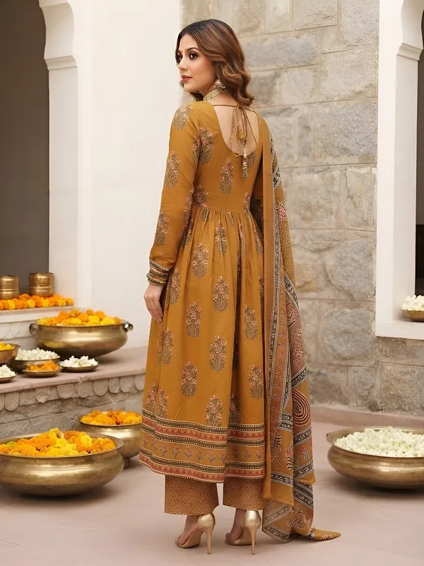 Mustard_Floral_Printed_Cotton_Kurta_Set