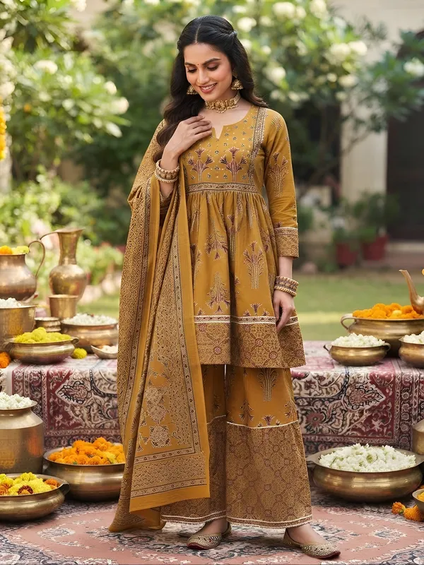 Mustard_Floral_Printed_Cotton_Kurta_Set