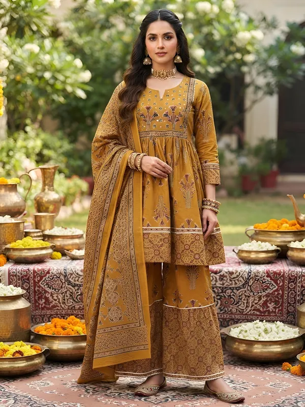 Mustard_Floral_Printed_Cotton_Kurta_Set