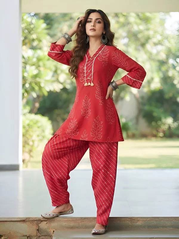 Red_Floral_Printed_Cotton_Kurta_Set