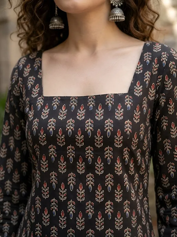 Black__Pure_Cotton_Printed_Tunic_For_Women