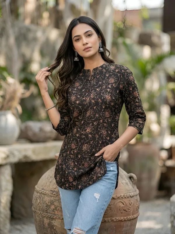 Black__Pure_Cotton_Printed_Tunic_For_Women