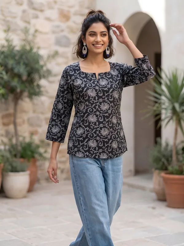Black__Pure_Cotton_Printed_Tunic_For_Women