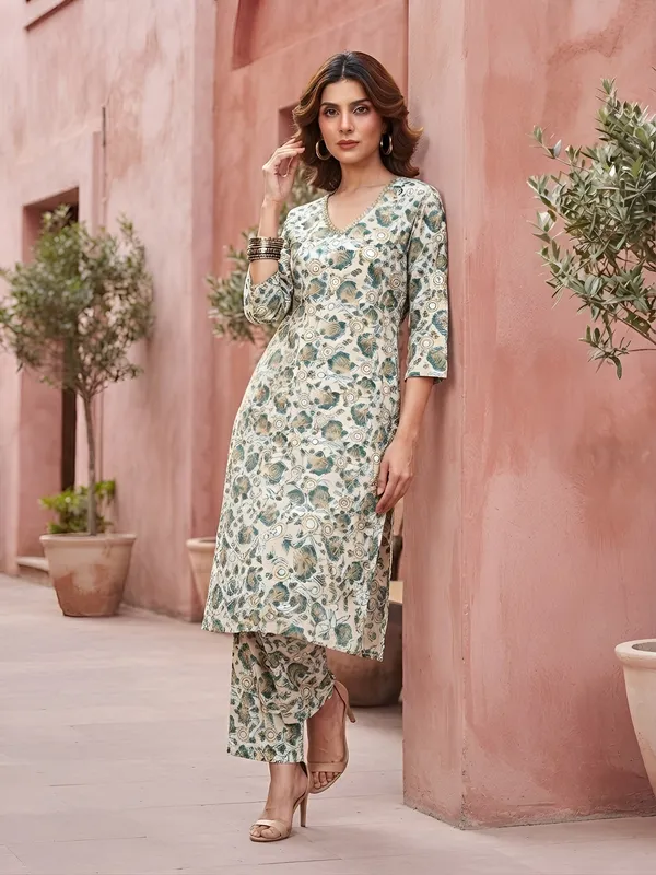 White_Floral_Printed_Viscose_Rayon_Kurta_Set