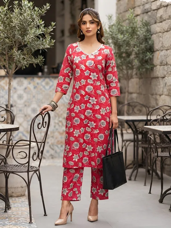 Pink_Floral_Printed_Viscose_Rayon_Kurta_Set