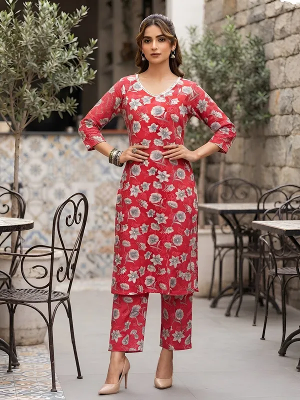 Pink_Floral_Printed_Viscose_Rayon_Kurta_Set
