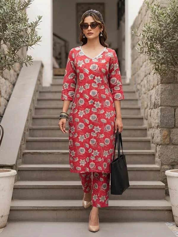 Pink_Floral_Printed_Viscose_Rayon_Kurta_Set