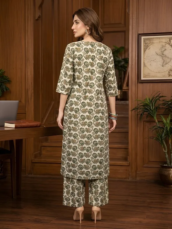 Green_Floral_Printed_Viscose_Rayon_Kurta_Set