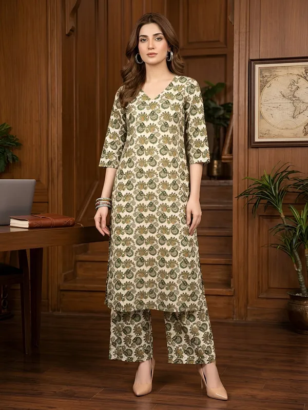 Green_Floral_Printed_Viscose_Rayon_Kurta_Set