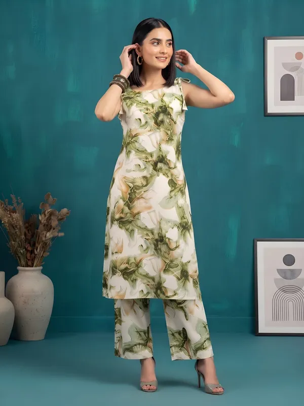 Green_Floral_Printed_Viscose_Rayon_Kurta_Set