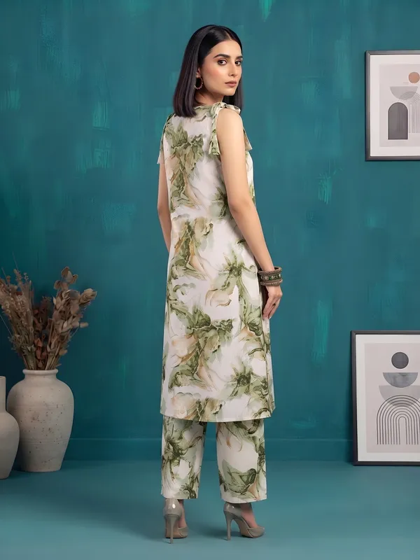 Green_Floral_Printed_Viscose_Rayon_Kurta_Set