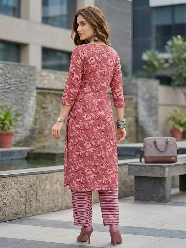 Mauve_Floral_Printed_Viscose_Rayon_Kurta_Set