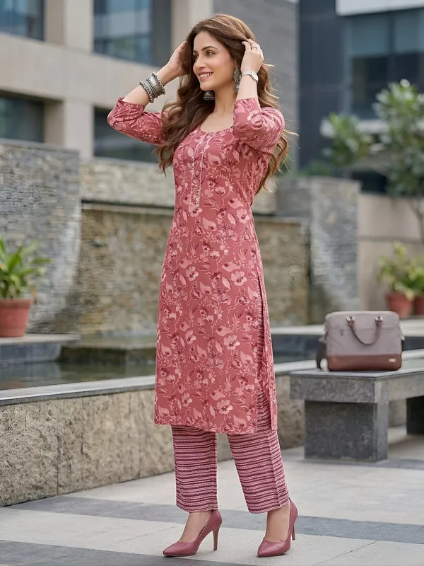 Mauve_Floral_Printed_Viscose_Rayon_Kurta_Set