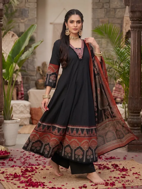 Black_Floral_Printed_Anarkali_Kurta_Set_For_Women