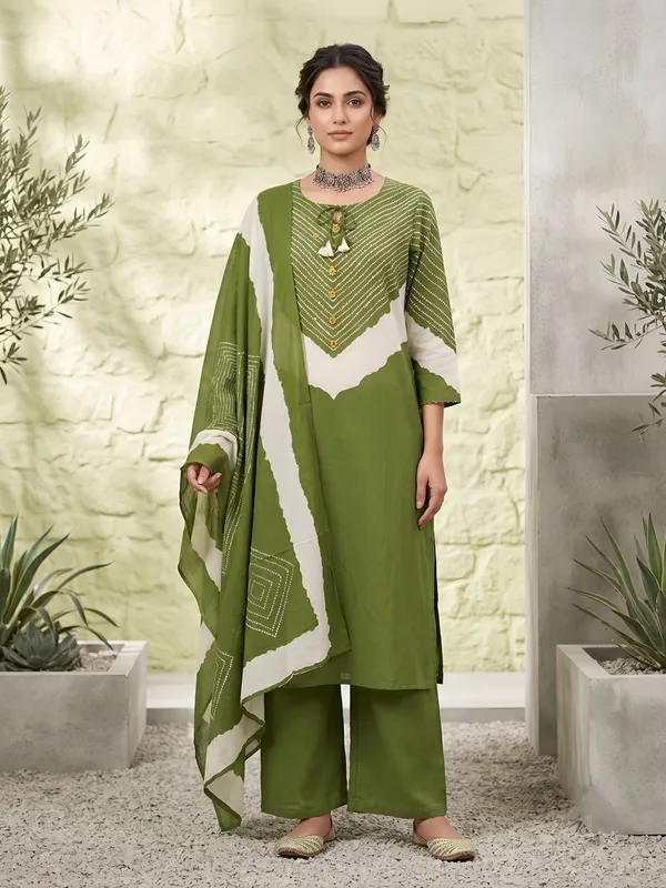Green_Floral_Printed_Straight_Kurta_Set_For_Women