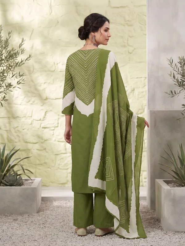 Green_Floral_Printed_Straight_Kurta_Set_For_Women