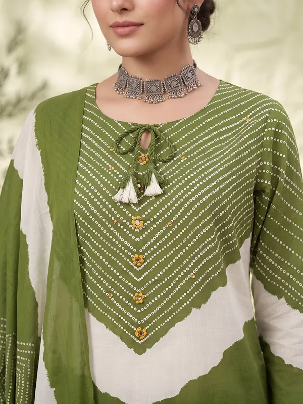 Green_Floral_Printed_Straight_Kurta_Set_For_Women