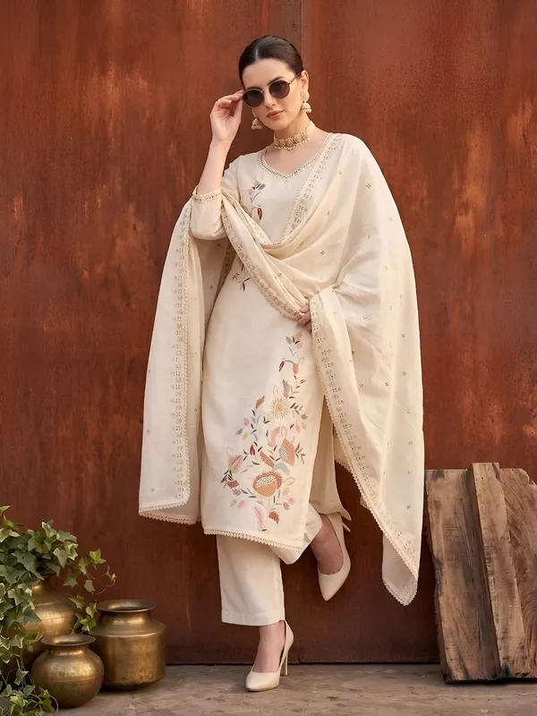 Beige_Floral_Printed_Straight_Kurta_Set_For_Women