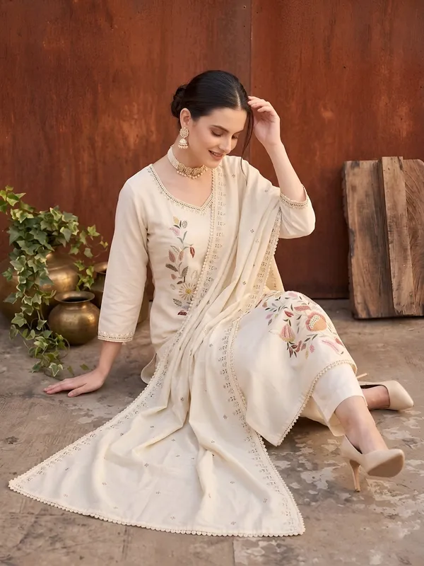 Beige_Floral_Printed_Straight_Kurta_Set_For_Women