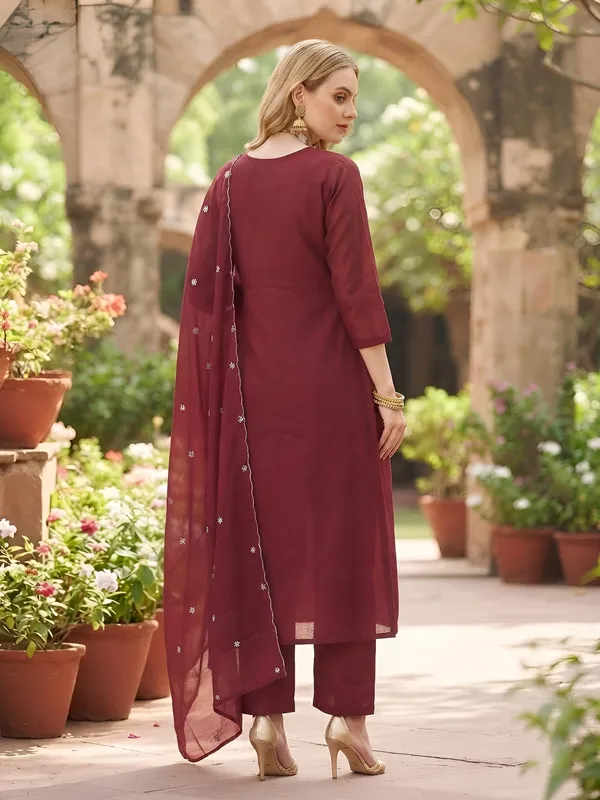Maroon_Hand_Embroidered_Silk_Blend_Kurta_Set