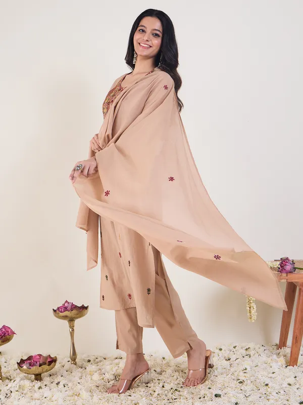 Beige_Silk_Blend_Embroidered_Kurta_Trouser_Dupatta_Set
